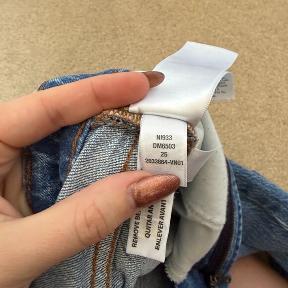 The Curvy Perfect Vintage Wide-Leg Crop Jean (25, Cresslow Wash) - Picture 11 of 12